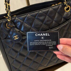 CHANEL Vintage Quilted Lambskin Chain Shopping Tote – Black/Gold
